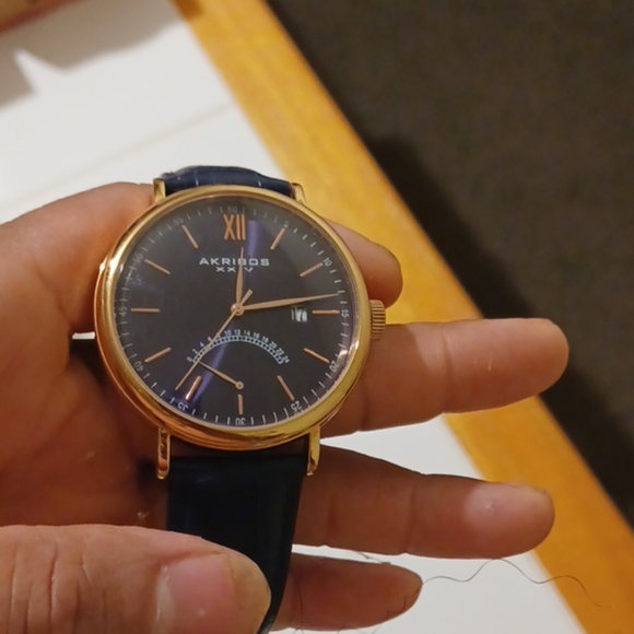 Watch - Picture 3 of 6